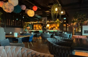 Match the Restaurant Atmosphere to the Prom Experience